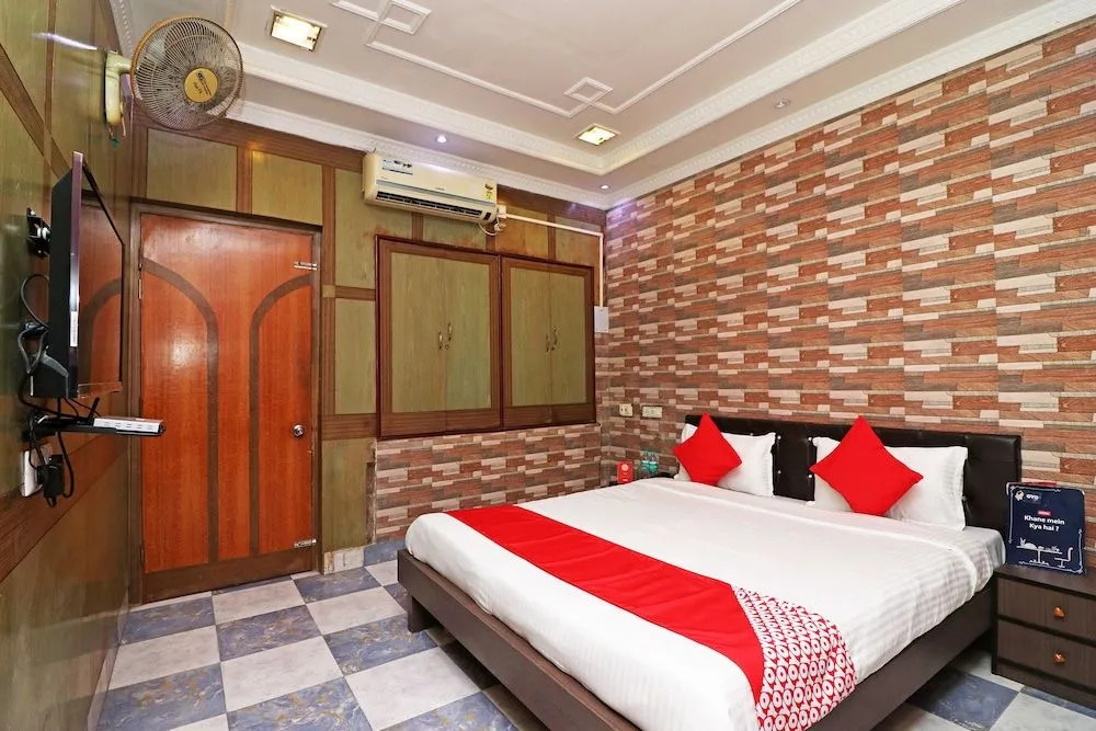 Oyo 17120 Somerest Guest House