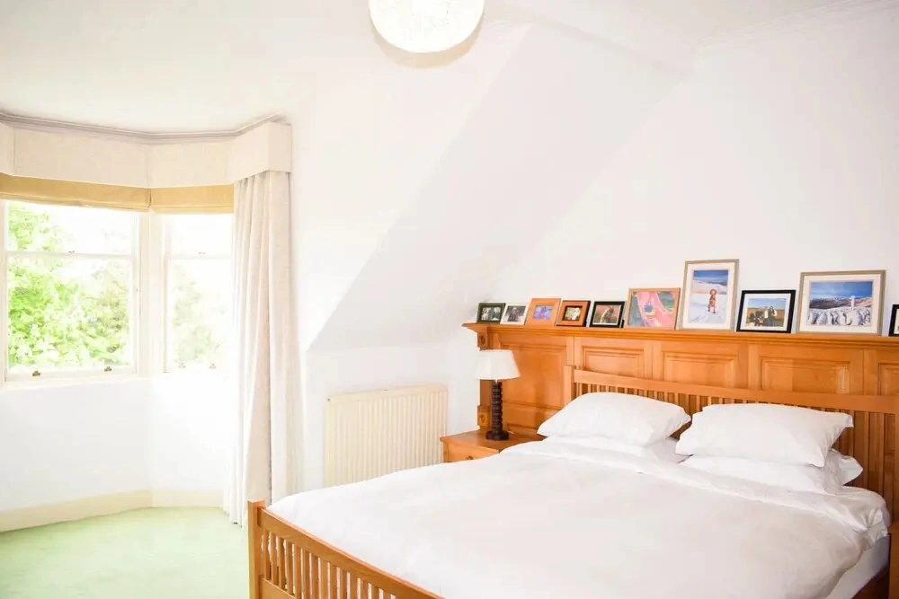 Beautiful & Bright Three Bedroom Home