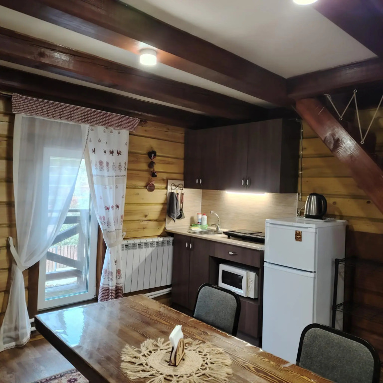 Горная Пчела