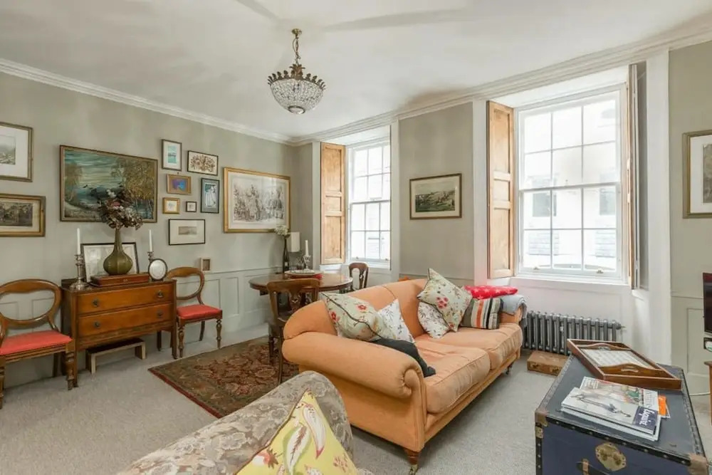 Heart Of Rose Street Quirky Antique Apartment