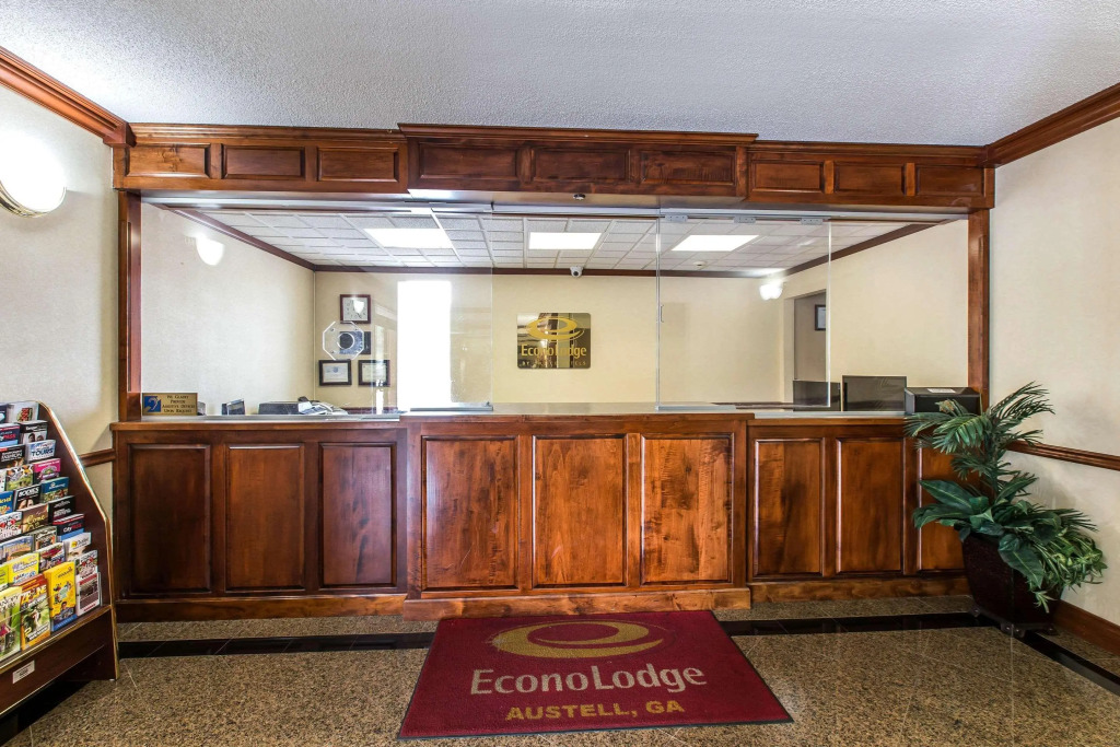 Econo Lodge At Six Flags