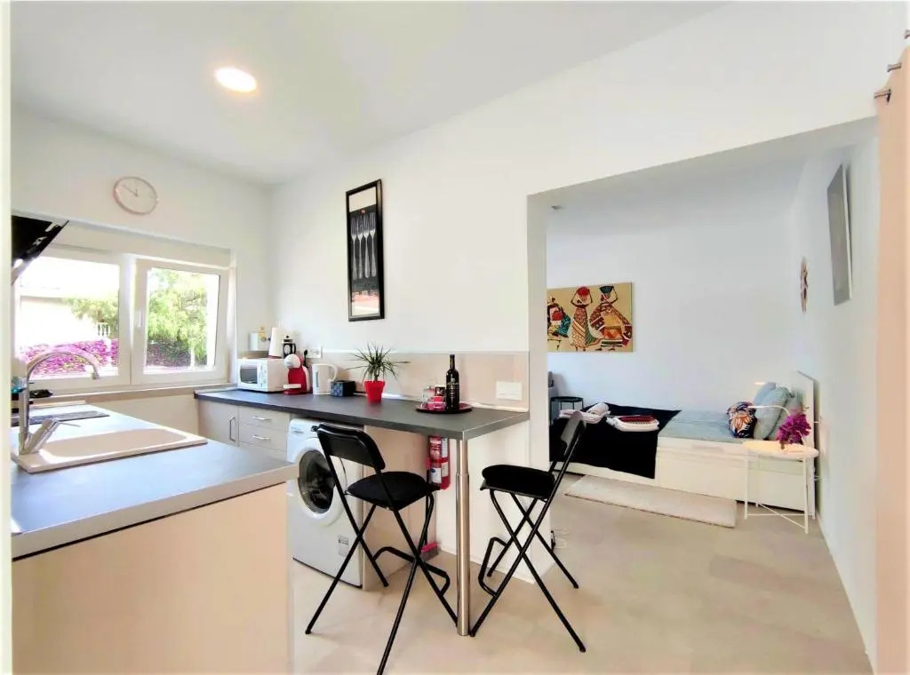 Fantastico 2 - Large Balcony, Free Parking, air Conditioning, Free Netflix, BBQ