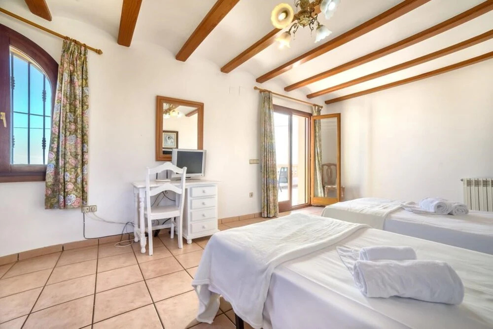 Villa - 6 Bedrooms with Pool and WiFi - 106408