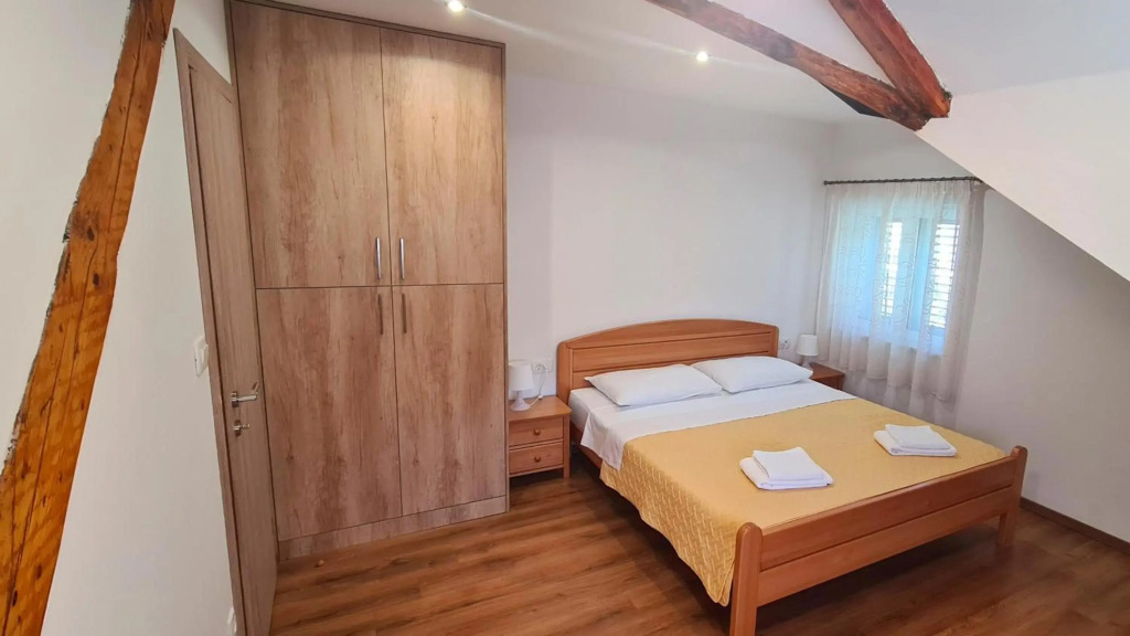 Attic Split apartment near city centre