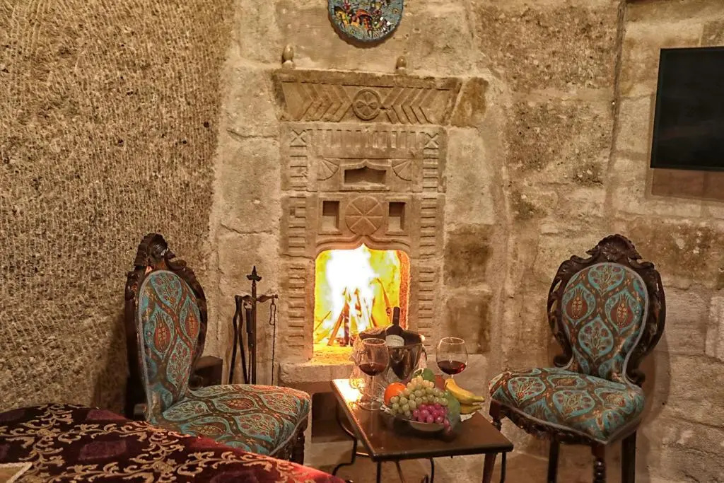 Travellers Cave Hotel