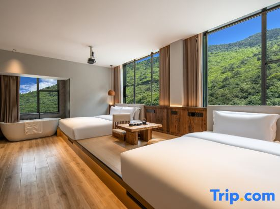 Haoting Yunqi Hotel (Jiuzhaigou Valley Scenic and Historic Interest Area Scenic Spot Store)
