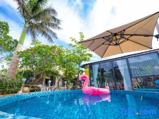 The Secret Garden of Weizhou Island Rabbit B&B (Shell Beach Colorful Beach Branch)