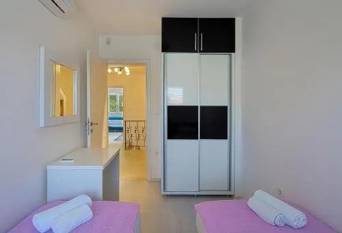 Villa Latina 2