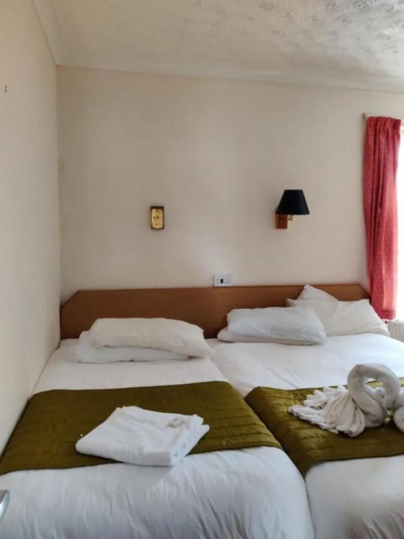 Inglewood Palm Hotel