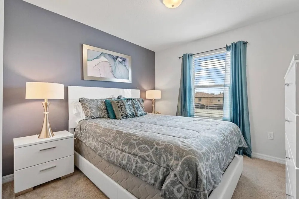 Spacious 5BR Villa w/ Private Pool Near Disney & Orlando