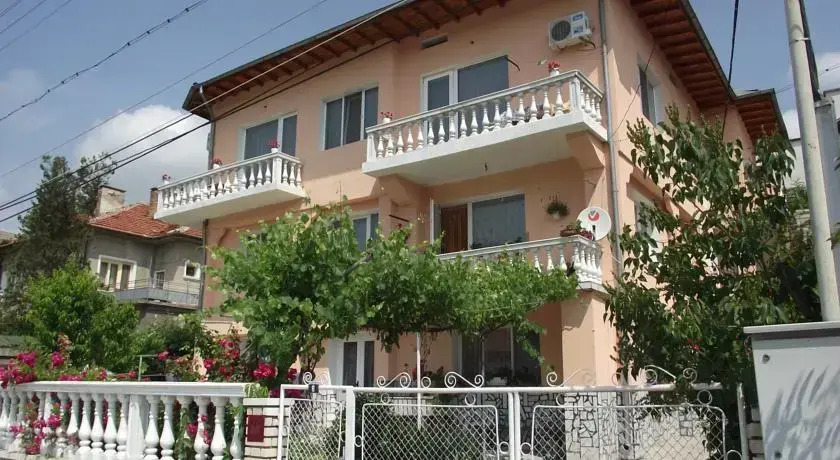 Family Hotel Velevi
