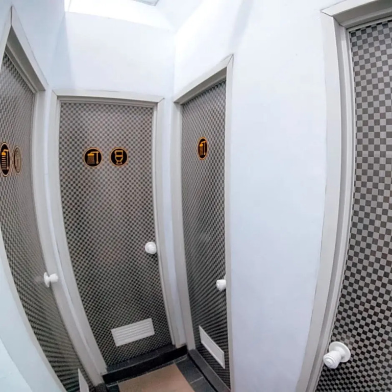 AUR KUNING HOSTEL SYARIAH Bukittinggi