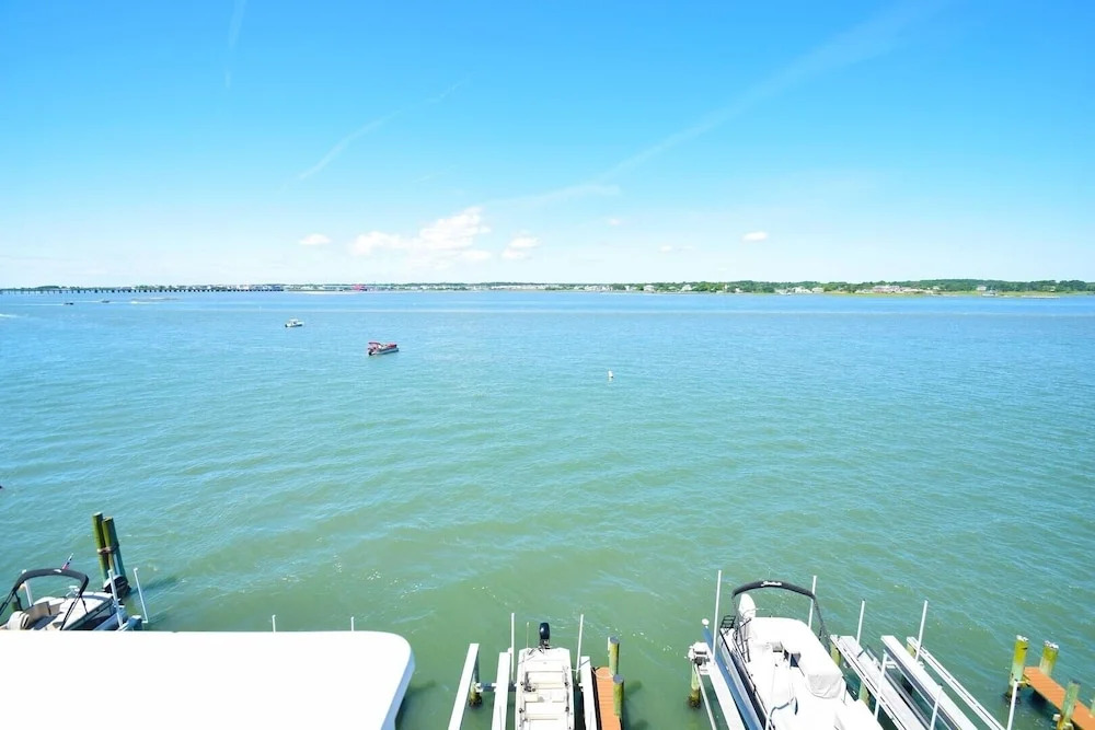 Harbour Island 406k 2 Bedroom Condo by RedAwning