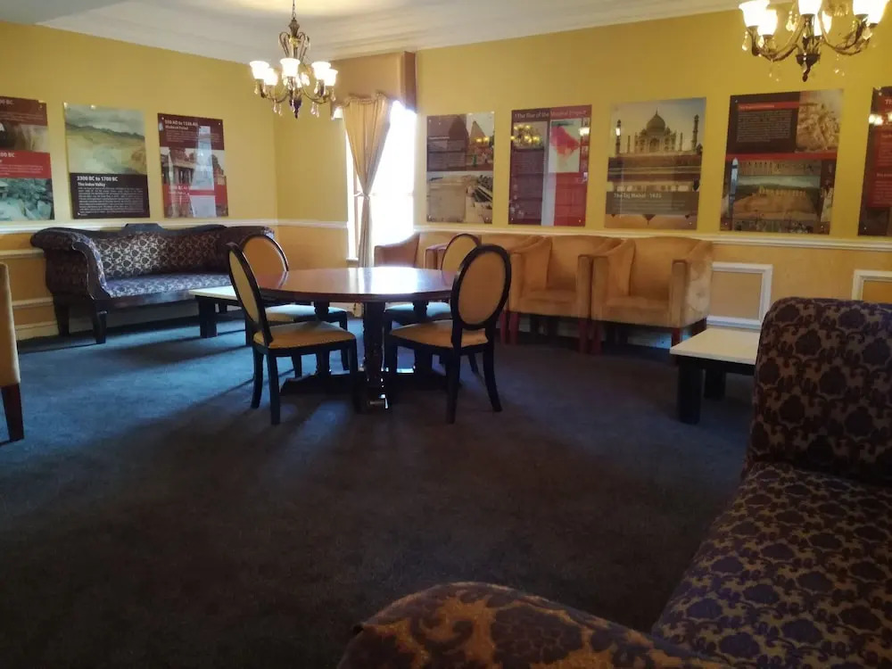 Hotel Savera