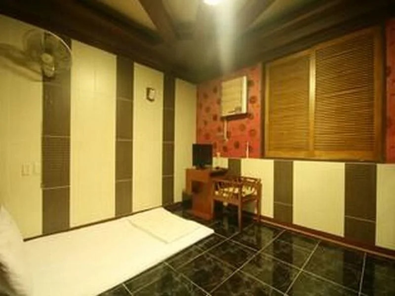 Cheonji Spa Motel