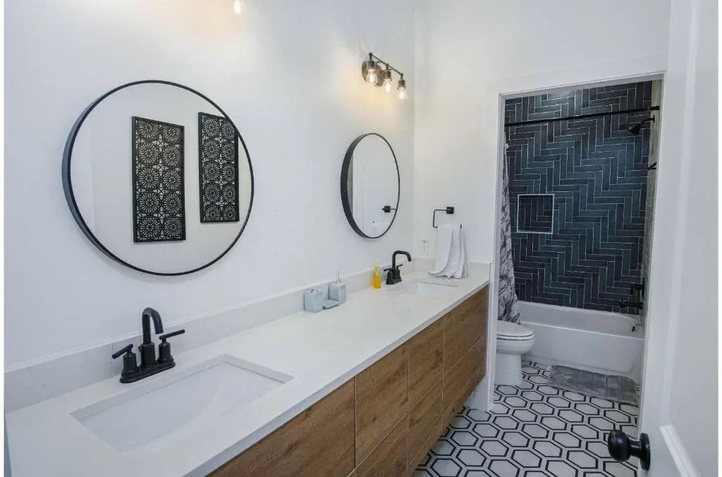 Amazing 3BR 2BA Only 5 Mins From Downtown