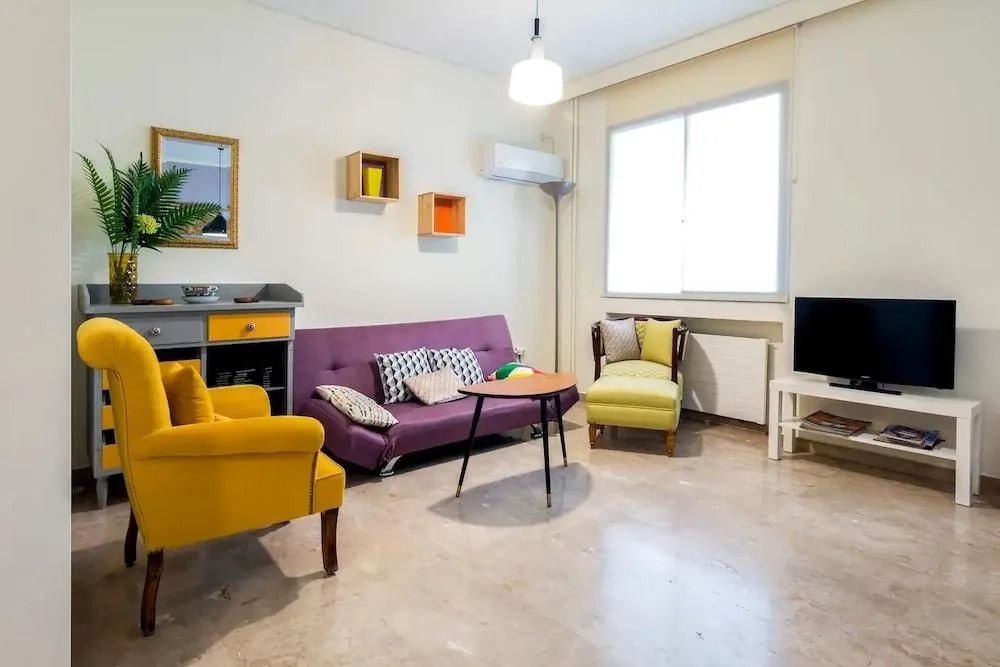 Vintage style 2 bedroom apartment near Acropolis