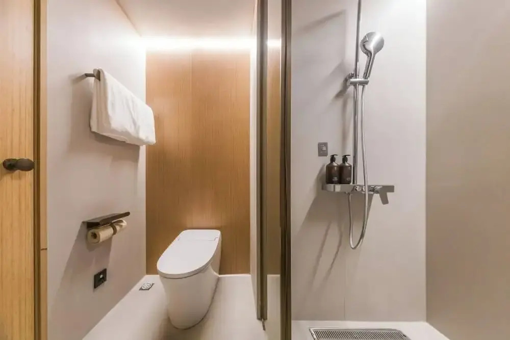 Full Season Hotel-HGH