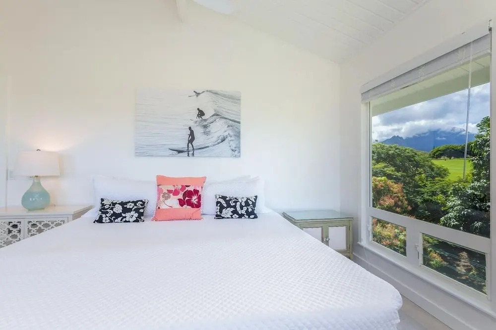 Hale Mauna Nui 4 Bedroom Home by RedAwning
