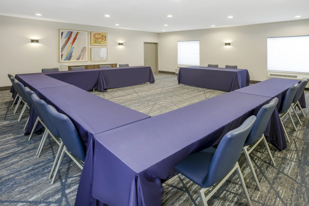 Holiday Inn Express Hotel & Suites Bloomington-Normal University Area by IHG