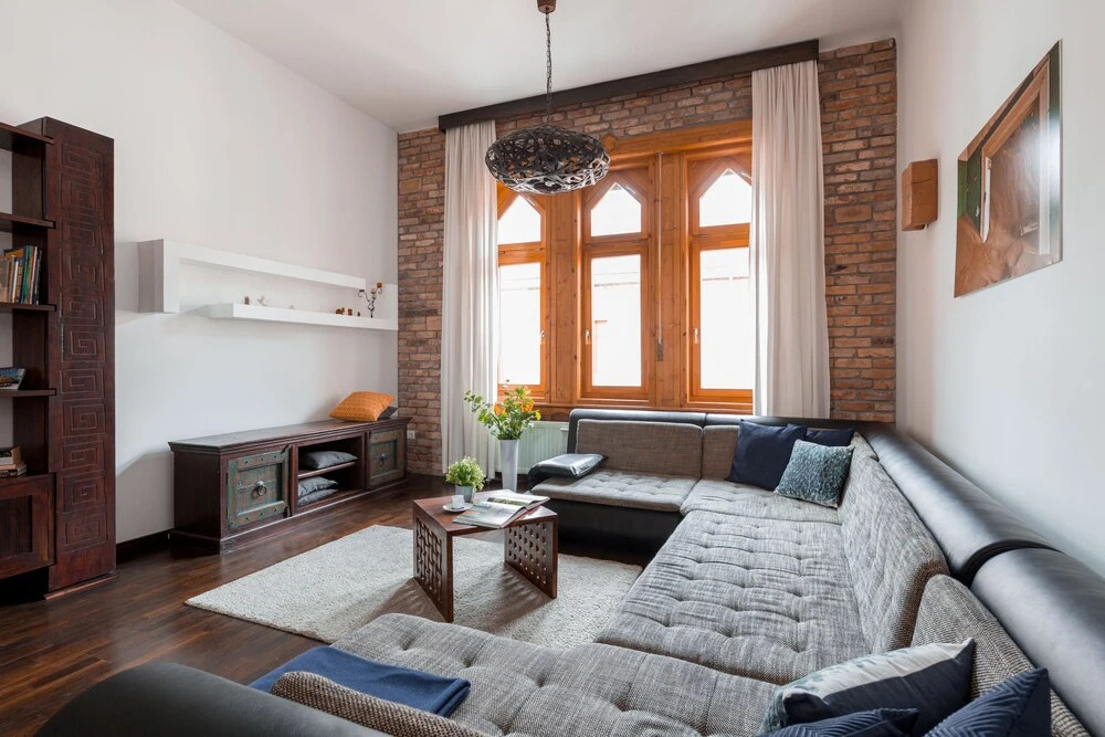 Supercentral Spacious Apartment