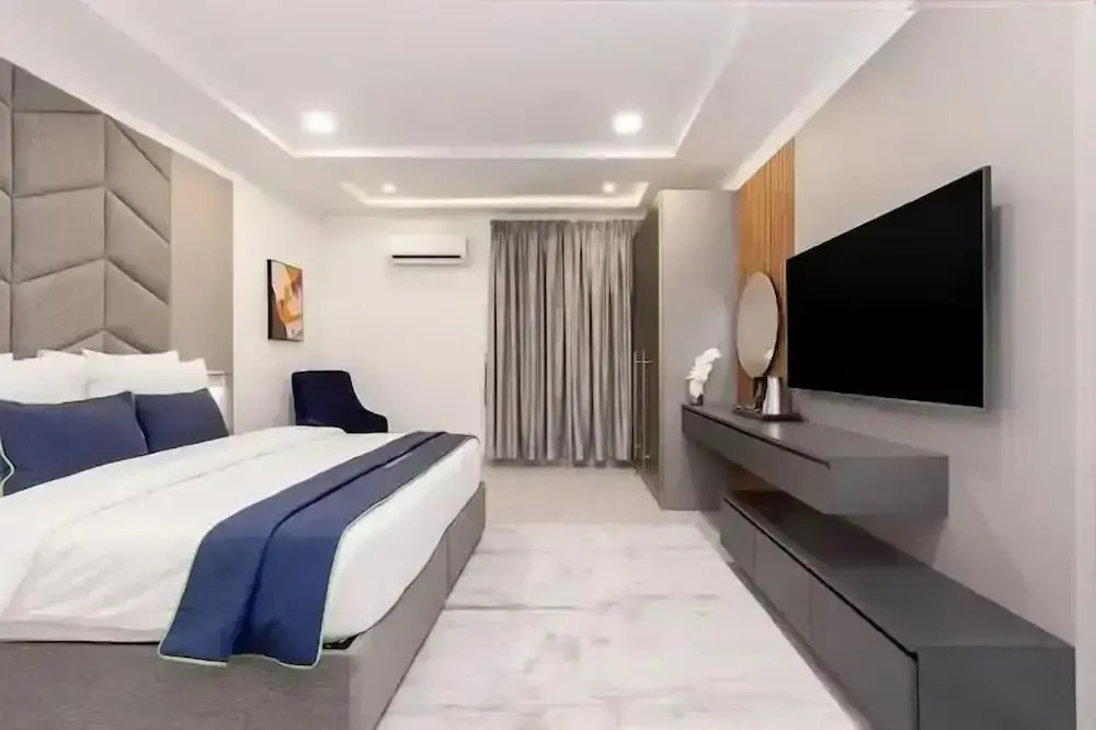 Exquisite Apartments By Signature