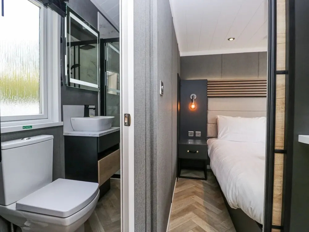 Lingy Luxury Family Pod