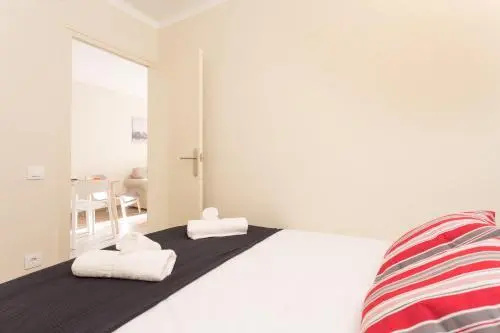Contemporary Apartment Near Camp Nou and Fira Barcelona