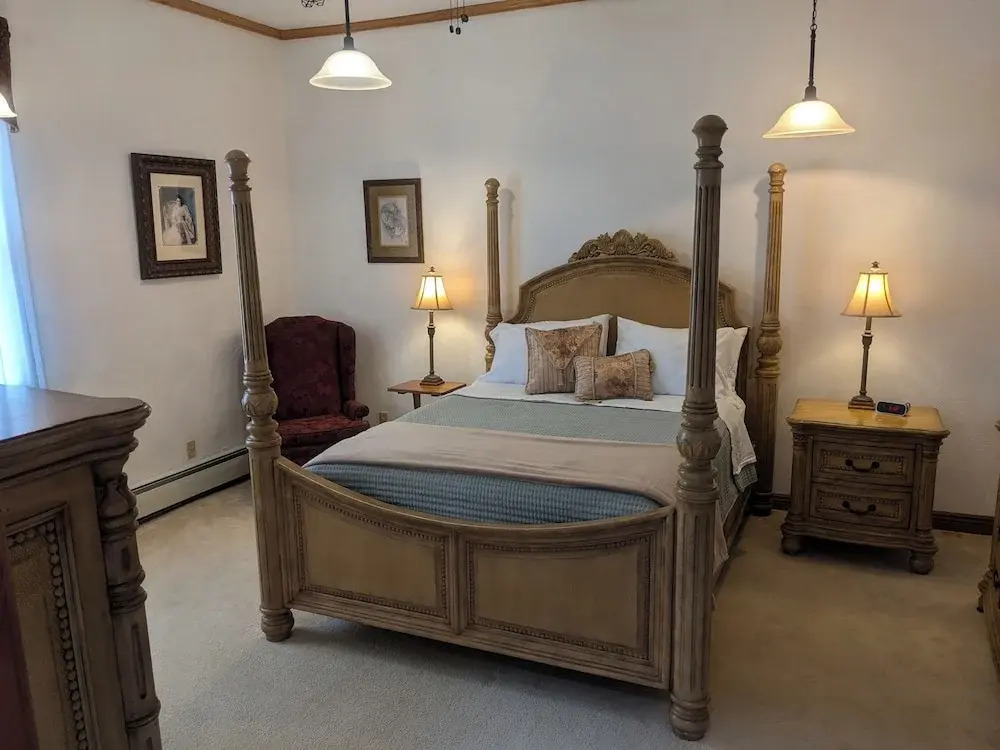 The Carriage House Inn Bed and Breakfast