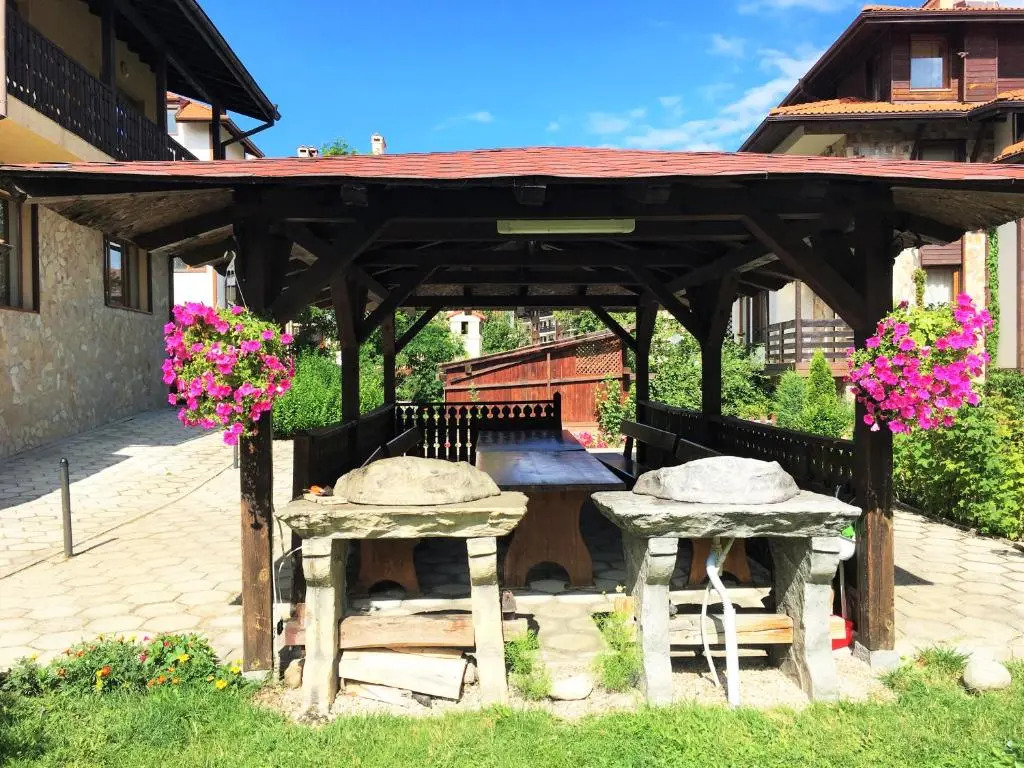Top Lodge Apartments