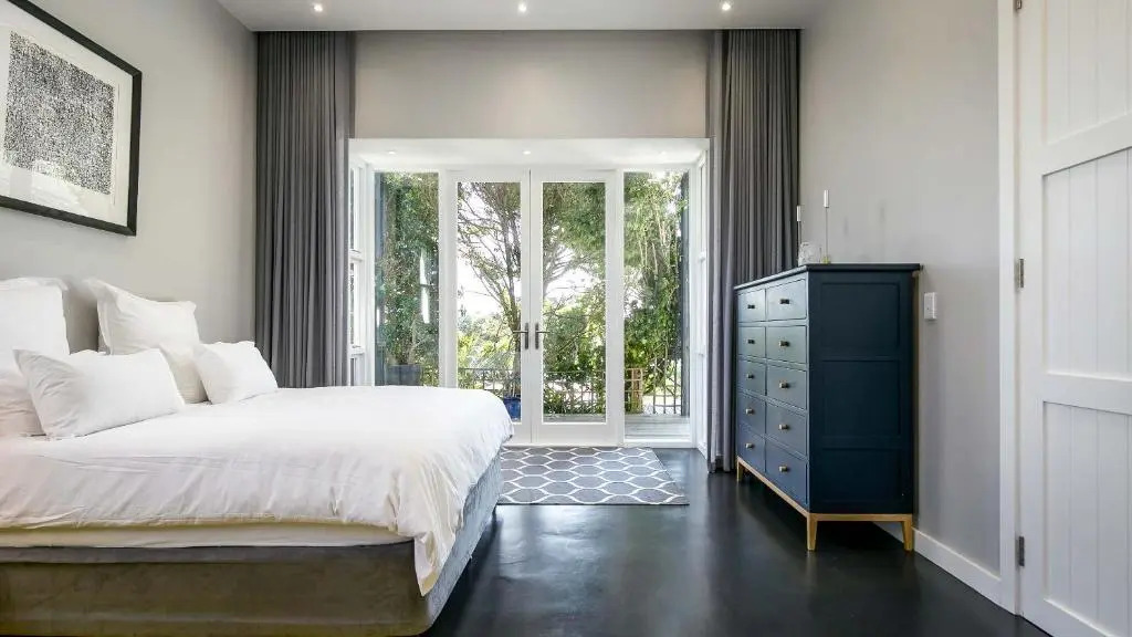 Noordhoek Beach Villa - solar back up power