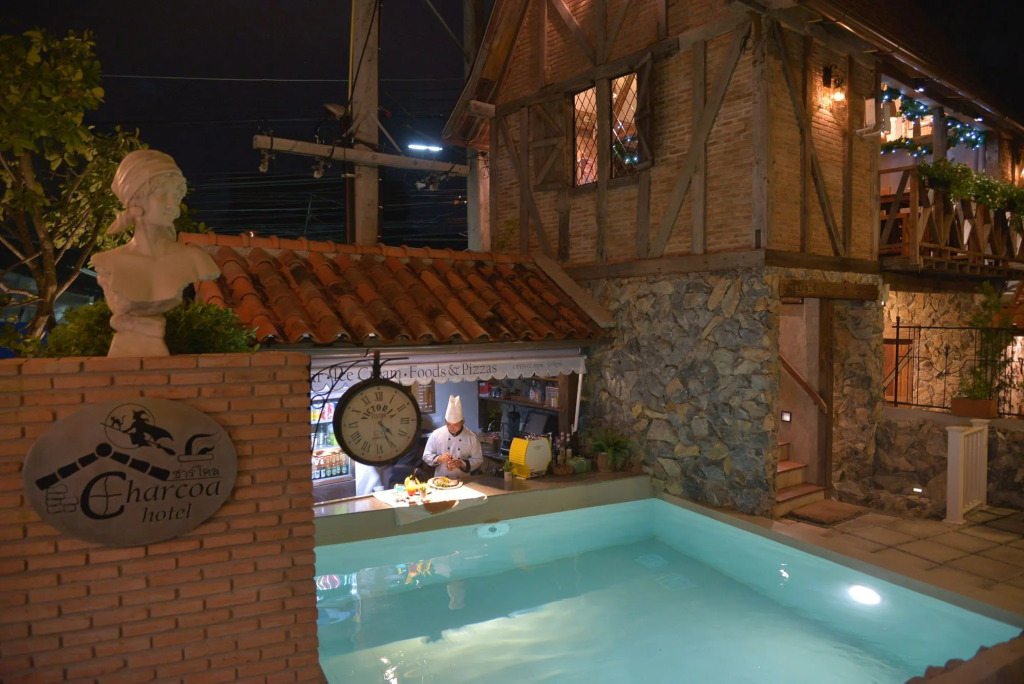 Le Charcoa Hotel