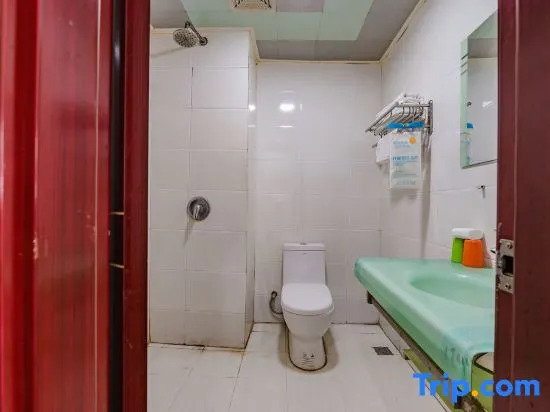 Yongguang Hotel (Zhoukou Passenger Transport Terminal Branch)