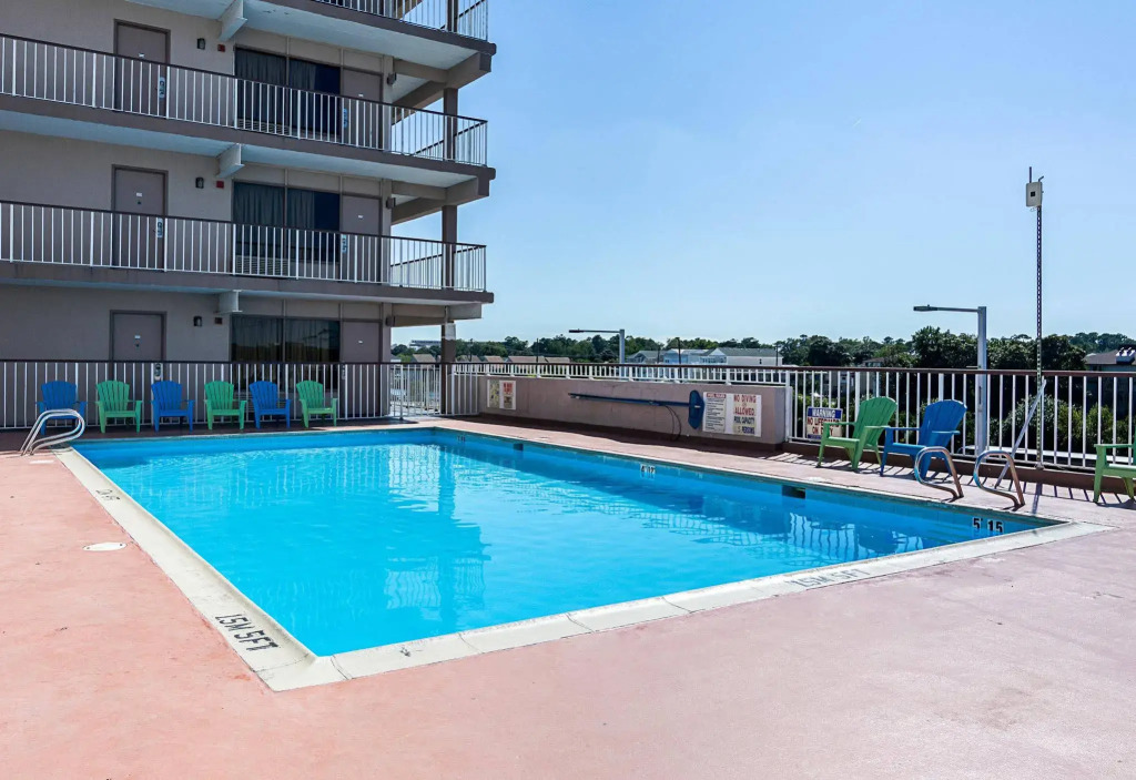 Red Roof Inn PLUS & Suites Virginia Beach - Seaside