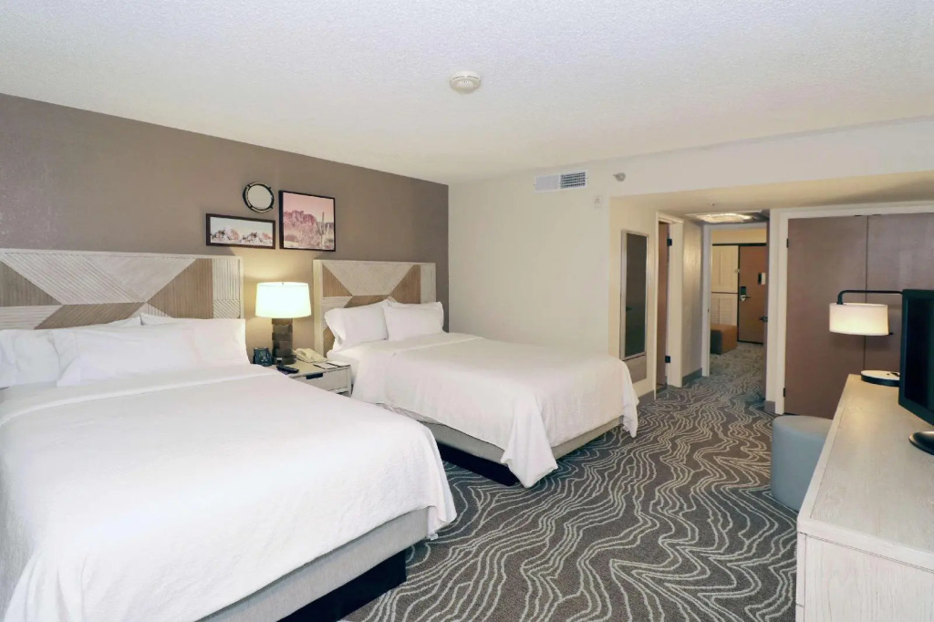 Embassy Suites by Hilton Phoenix Tempe