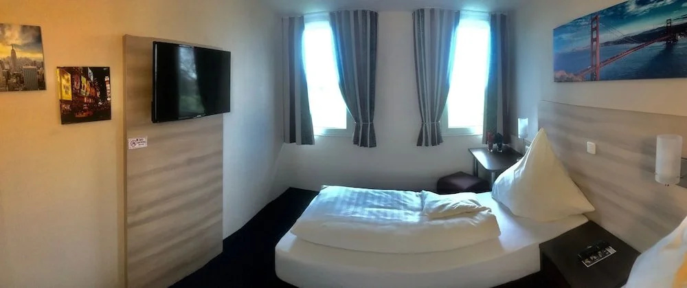 Motel 44