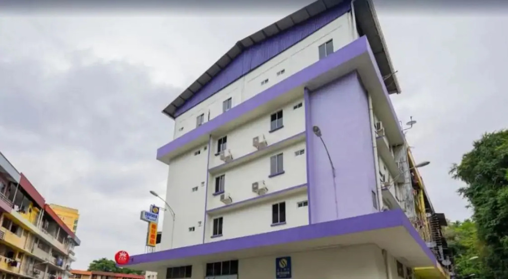 Summer Hotel