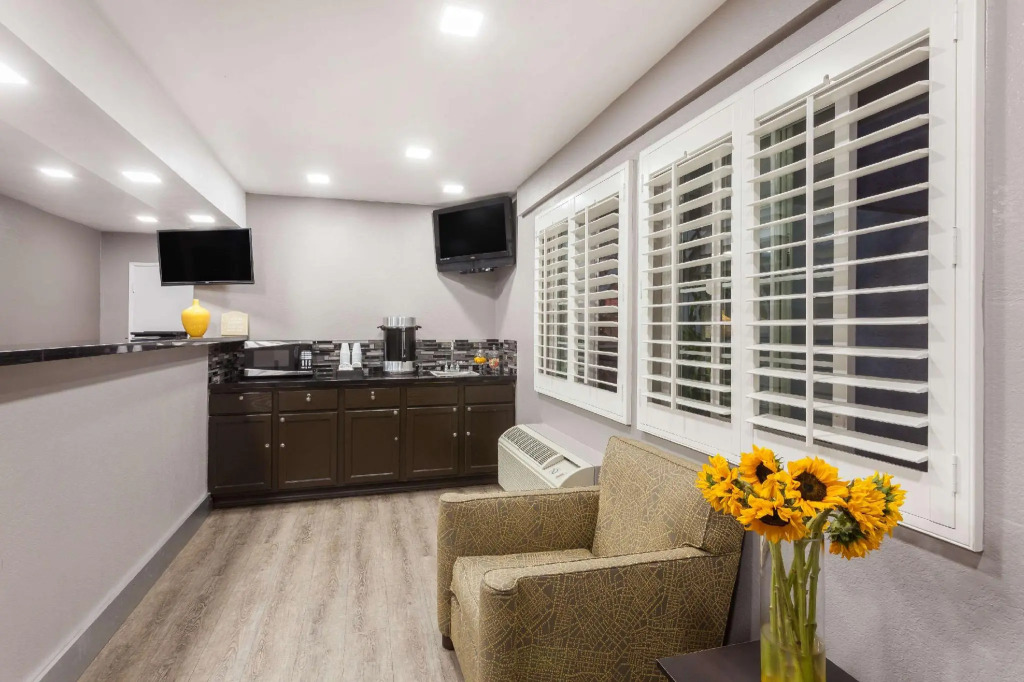 Studio 6 Suites San Ysidro CA San Diego South Bay