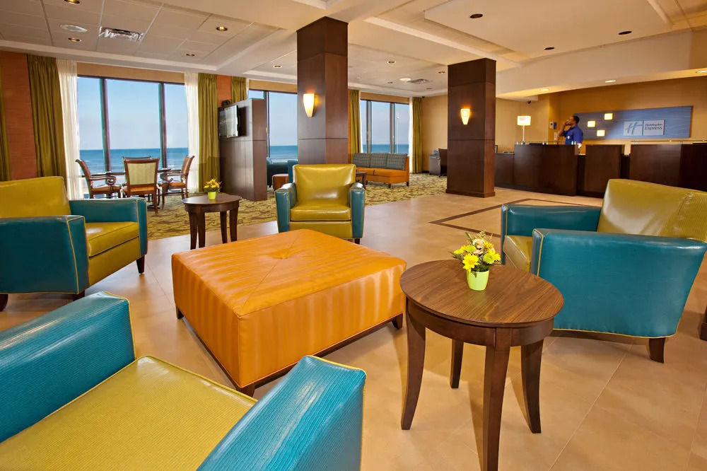 Holiday Inn Express & Suites Oceanfront Daytona Beach Shores by IHG