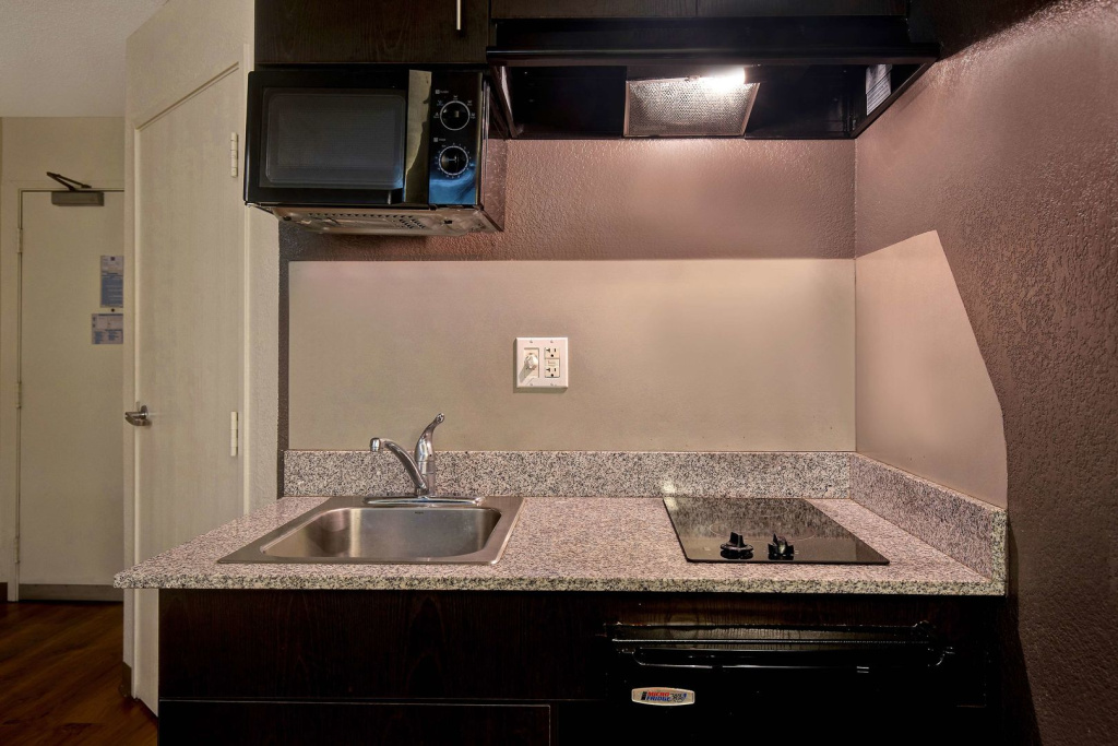 Motel 6-Gilroy, CA