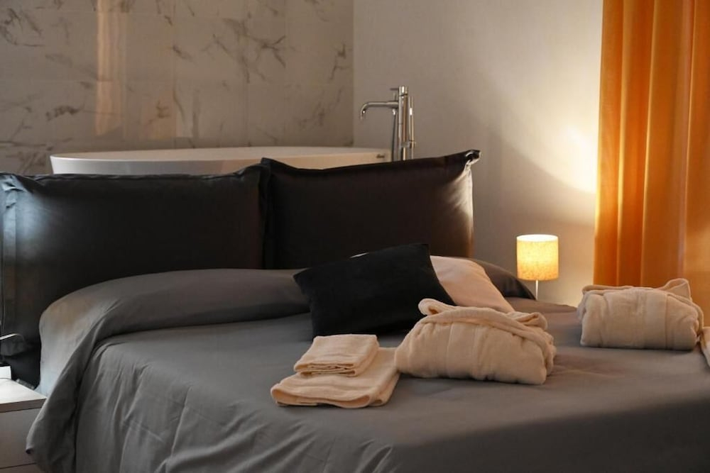 Palace Eight - Suites & Spa
