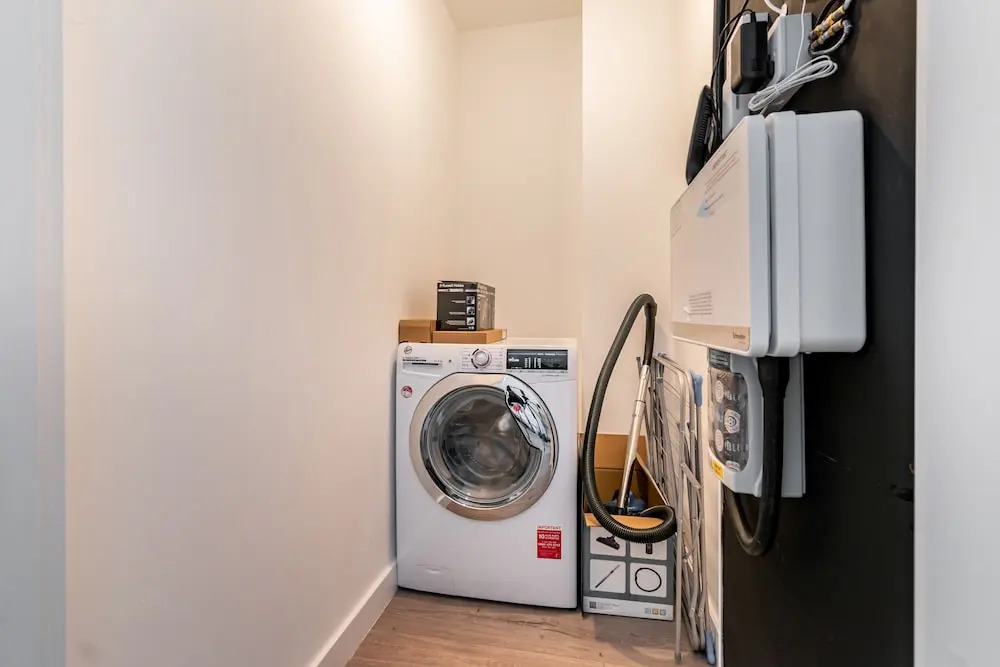 amazing apartments - Great Junction St - by Water of Leith