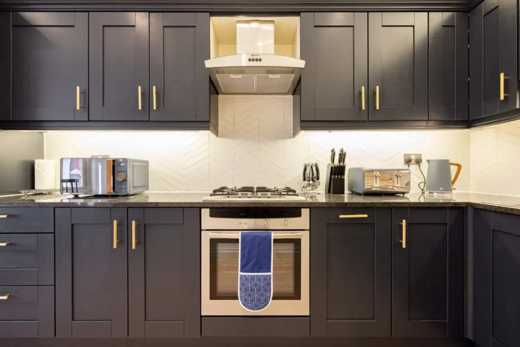 The Mayfair Arms - Modern & Bright 2BDR Apartment