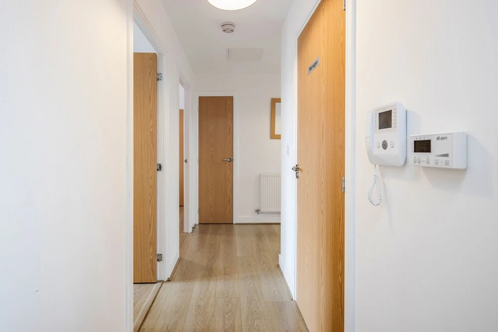 Impeccable 2-bed Apartment in Romford