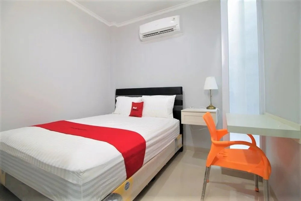 RedDoorz @ Meruya Selatan