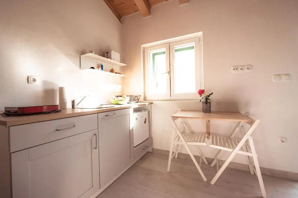Small stone house Luka