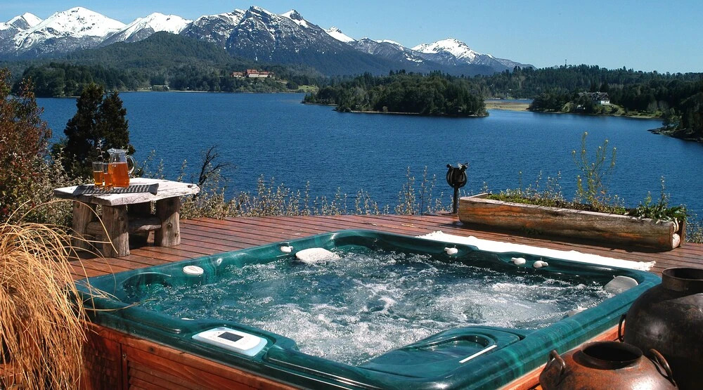 Magnificent Home with Lake Vistas H14