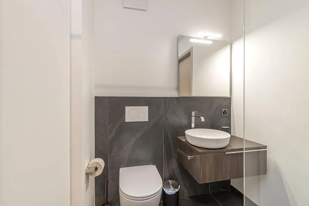 Icon H 302 Suite Micro-living