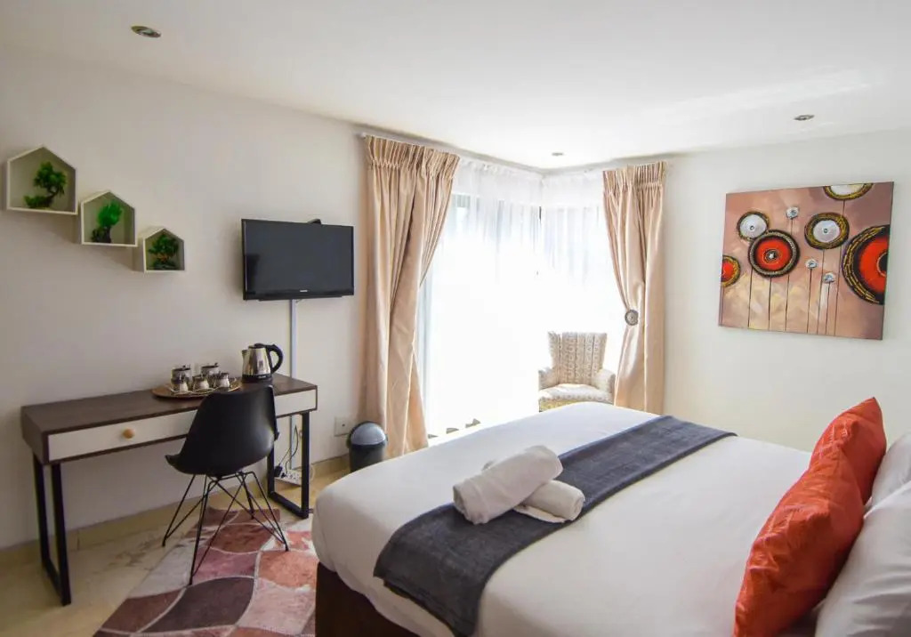 112 on Kloof Villa