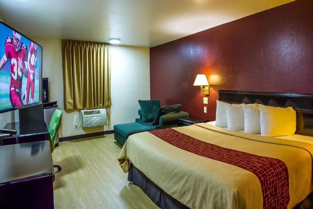 Red Roof Inn & Suites Piqua - I-75